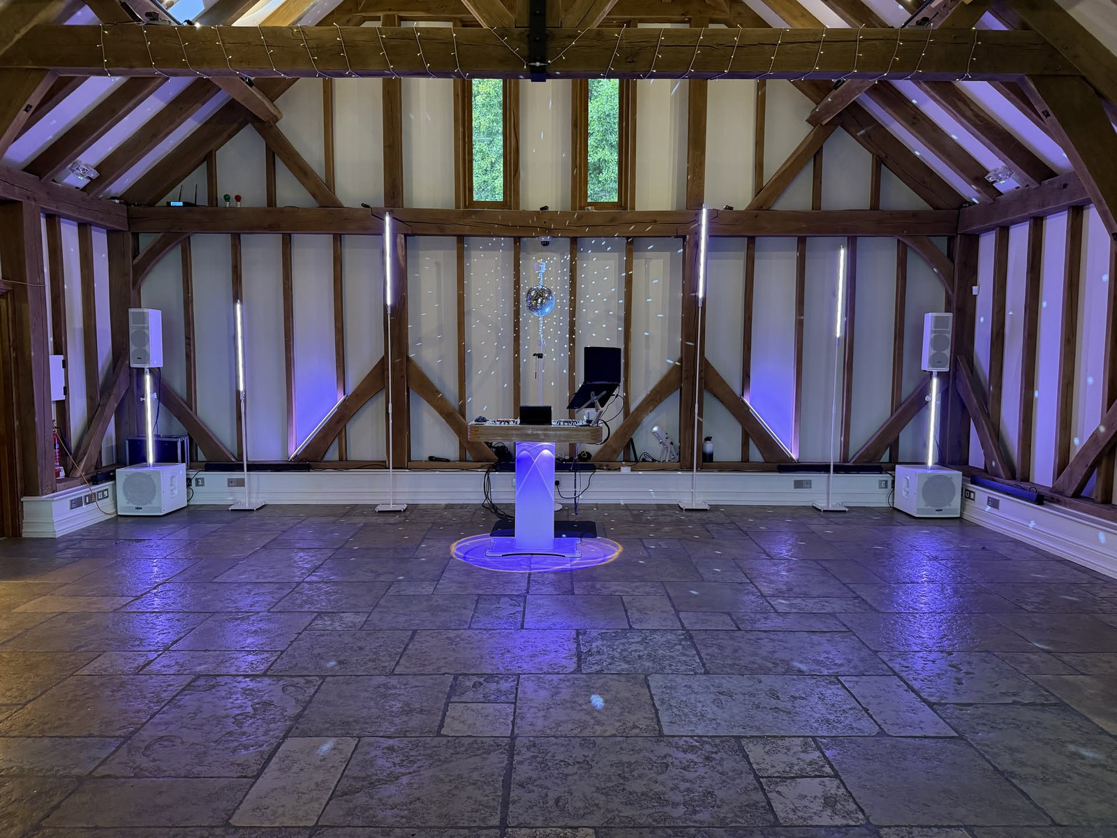 Brookfield Barn · Our booth, lighting and celebration details