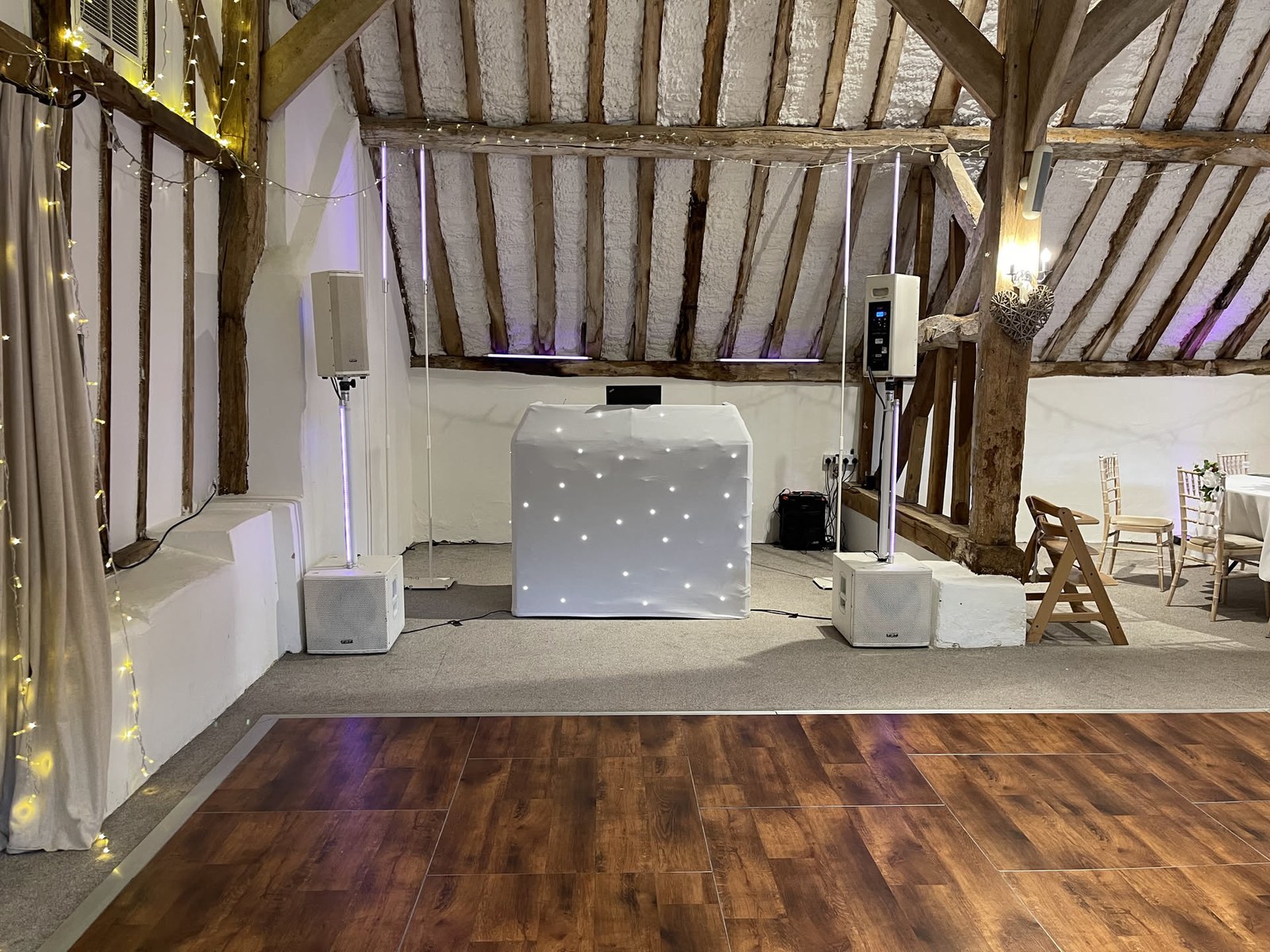 Fitzleroi Barn · Our booth, lighting and celebration details