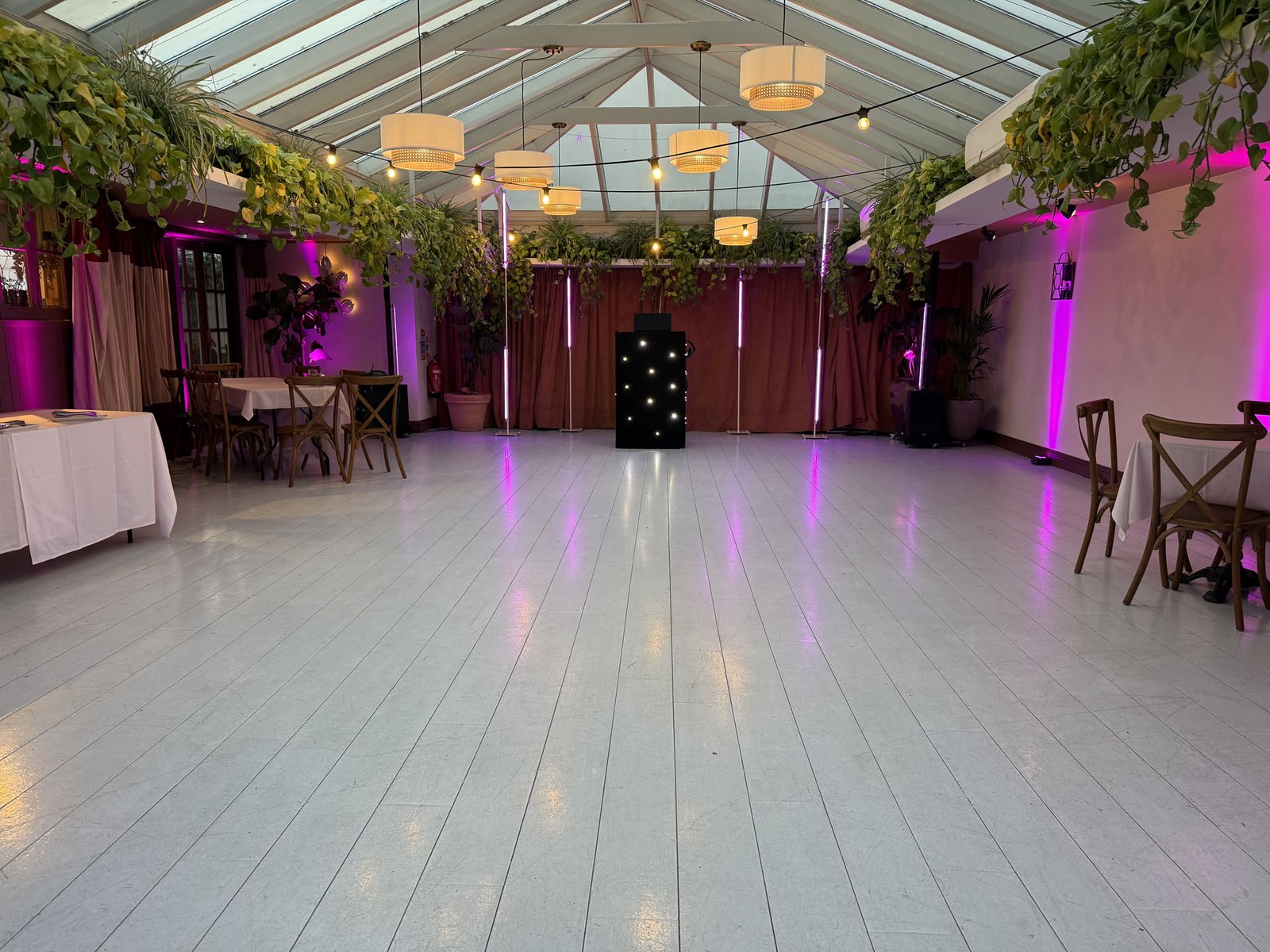 The Mitre, Hampton Court · Our booth, lighting and celebration details